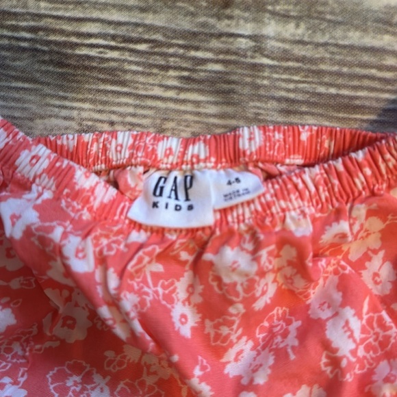 NWT Gap Kids Pink Floral Romper- Size 4/5 - Picture 3 of 4